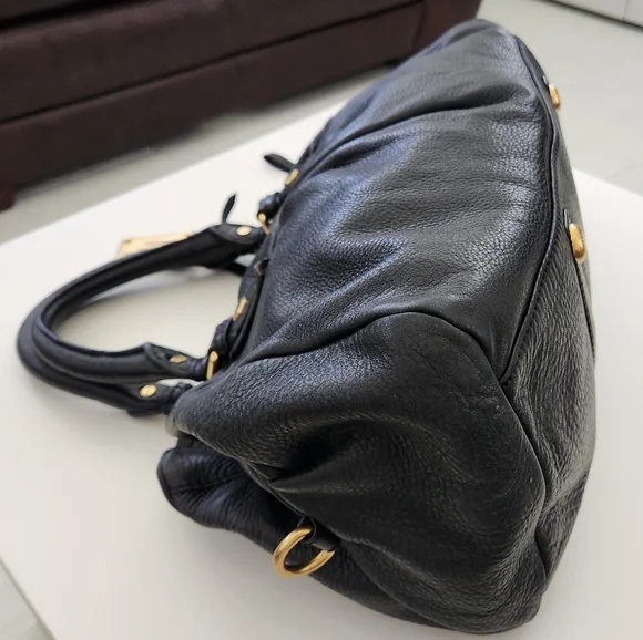 Marc by Marc Jacobs Leather Handbag EUC - black with gold hardware - Picture 12 of 16
